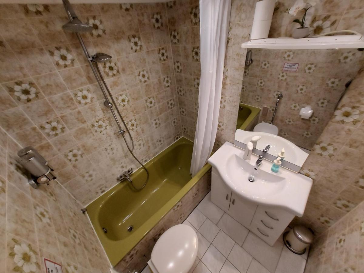 Vintage Apartment Koln Bagian luar foto