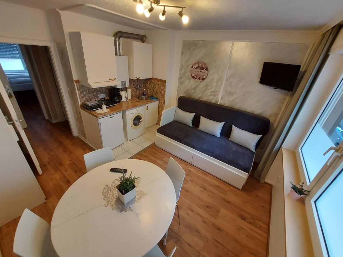 Vintage Apartment Koln Bagian luar foto